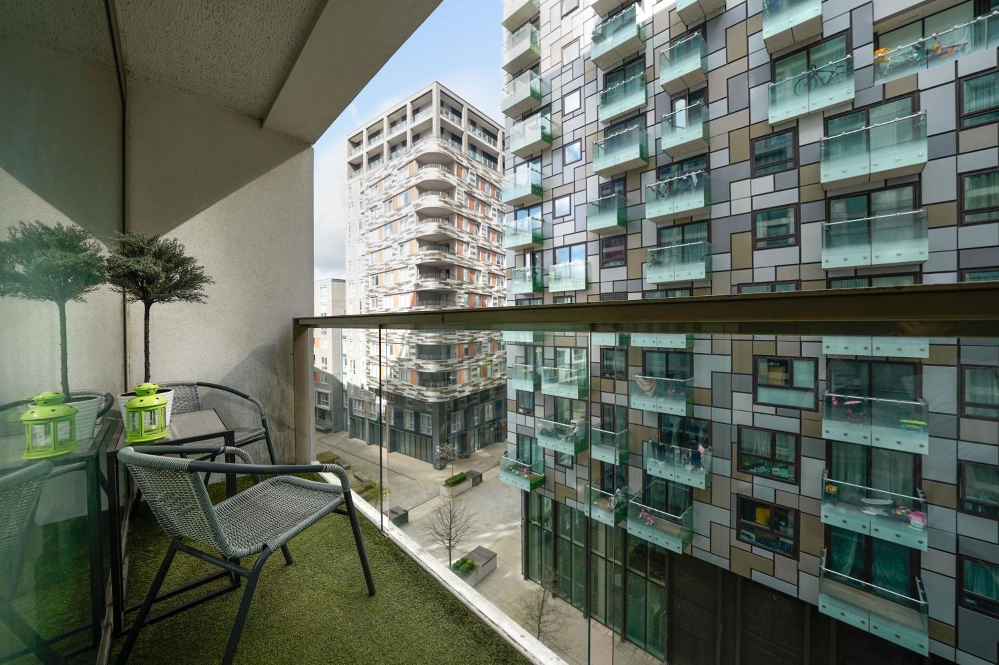 Cobalt Point, South Quay Londres Exterior foto